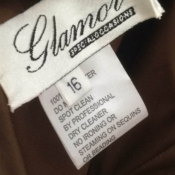 Formal gown - Picture 3 of 3